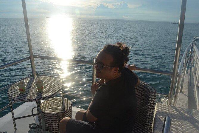 Boracay Party Yacht 2 Hour Tour With Snorkeling - Meeting and Pickup Details