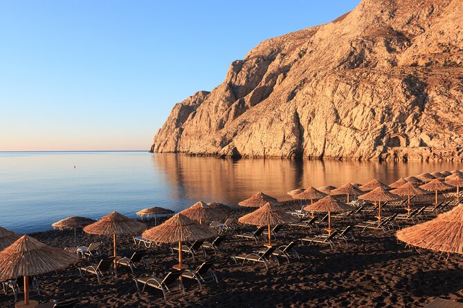 Captivating Walking Tour in Santorini For Those In Love
