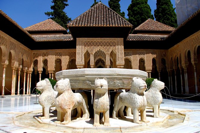Cathedral and Royal Chapel and Alhambra and Generalife Grupo Premium