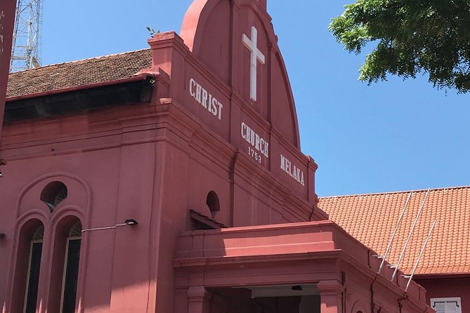 Chauffeur: Malacca to Mersing Transfer [Van]