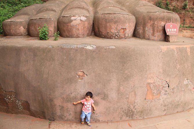 Chengdu Leshan Buddha and Drop off Off Railway Station Day Tour