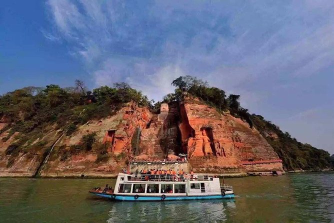Chengdu One Day Trip From Xiamen by Air: Leshan Giant Buddha, Pandas and More - Leshan Giant Buddha Experience