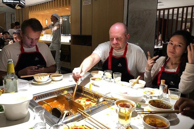 Chengdu Panda Tour and Taste Spicy Hotpot