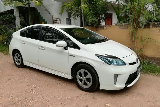 Colombo Airport (CMB) to EKHO Lake House, Polonnaruwa Private Transfer - Pickup and Drop-off