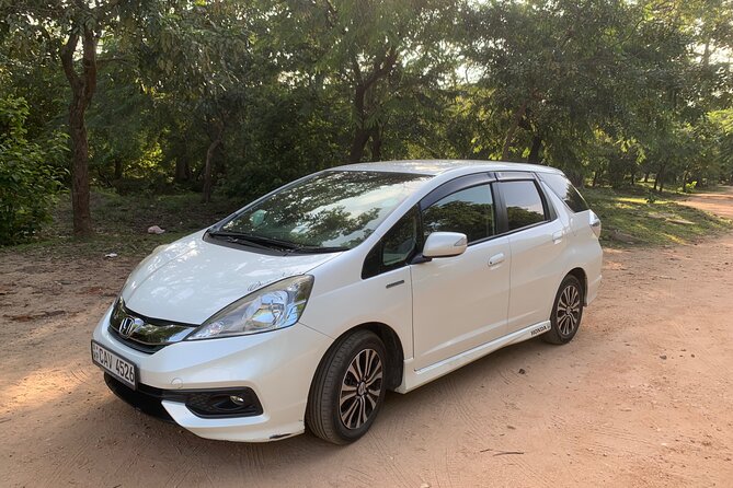 Colombo Airport to Any Hotels in Colombo by Private Car