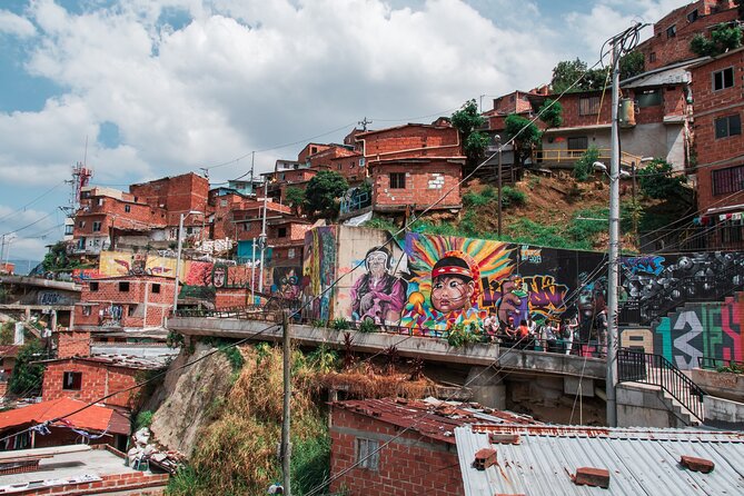 Comuna 13 Graffiti Private Tour in Medellín