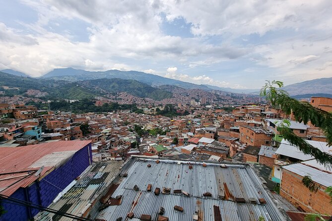 Connect With Medellín and Its People Between Threads.