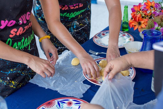 Cooking Class 4 Hours With a Local Mom in Cartagena - What To Expect