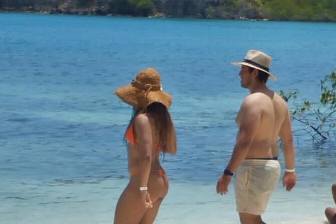Day Tour at Playa Blanca Baru With Pick-Up and Drop-Off