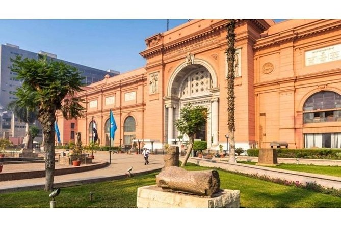 Day Tour in Cairo, To Giza Pyramids Egyptian Museum, Khan Bazaar - Meeting and Pickup