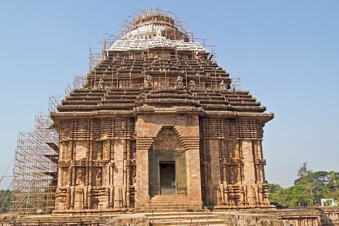 Day Trip to Konark (Guided Private Sightseeing Experience From Bhubaneswar) - Meeting and Pickup