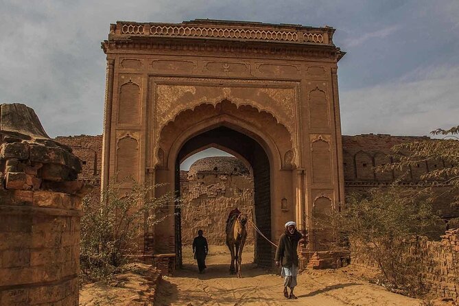 Derawar Fort, Cholistan Desert, Uch, Multan & Harrapa 6 Days FB - Itinerary Highlights
