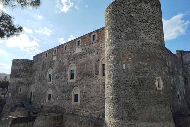 Discover With Me the Lava of Etna in Catania!