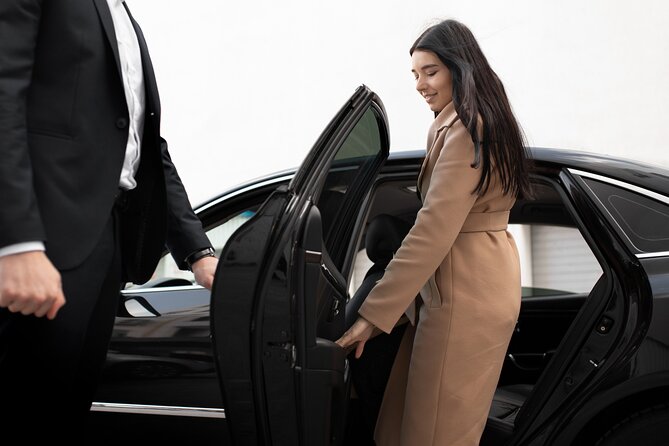 Dubai Private Transportation per Hour With Professional Driver
