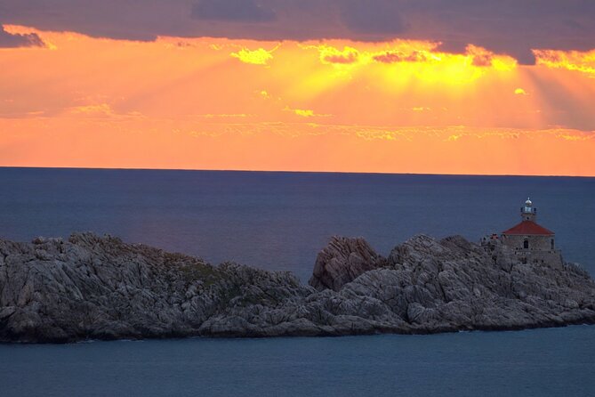 Dubrovnik Romantic Sunset Boat Tour - Inclusions and Amenities