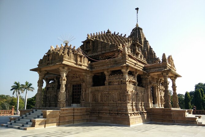 Eklingji & Nagda Temples and Monsoon Palace Day Tour With a Guide