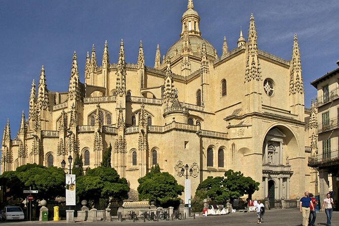 Escorial Monastery and Segovia Private Tour With Hotel Pickup - Inclusions