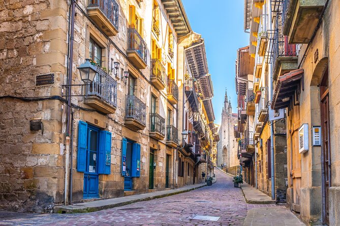 Essential Walking Tour Through the Emblematic Places of Hondarribia
