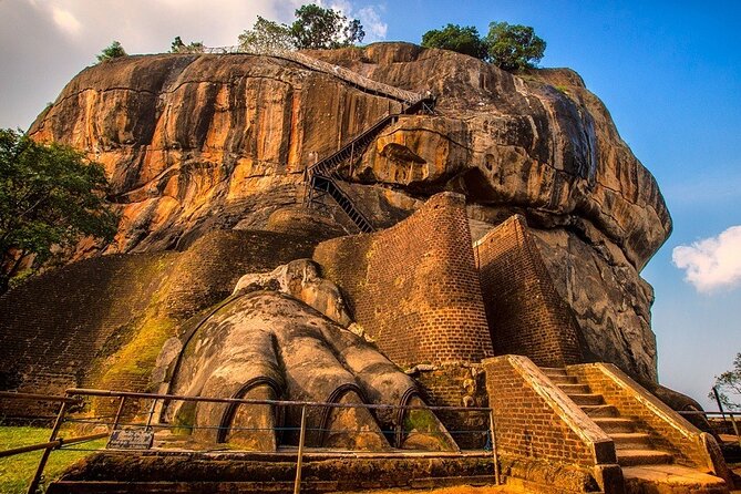 Excursion to Ancient Historical Mirages (SIGIRYA & DAMBULLA) - Destination Details