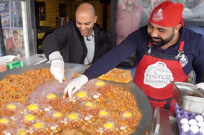 Experience and Fall in Love With the Street Food of Mumbai, India