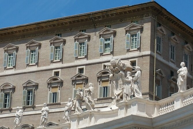 Expert Guided Tour of St. Peters Basilica in the Vatican - Meeting Point Information