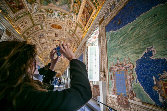 Fast Access Entrance to Vatican Museums, Sistine Chapel & St.Peter Basilica - Notable Artworks and Insights