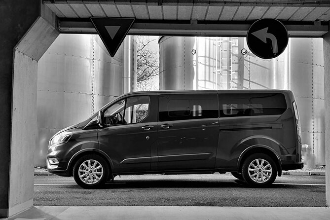 Fetesti to Bucharest - Private Guided Transfer - Car and Driver
