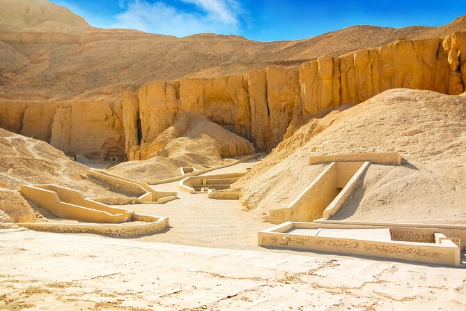 From Hurghada: Luxor Queens Valley Tour With Lunch & Transfer