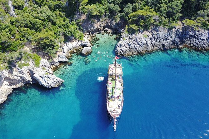 Full-Day Boat Tour in KuşAdası With Lunch and Animation - Inclusions and Amenities