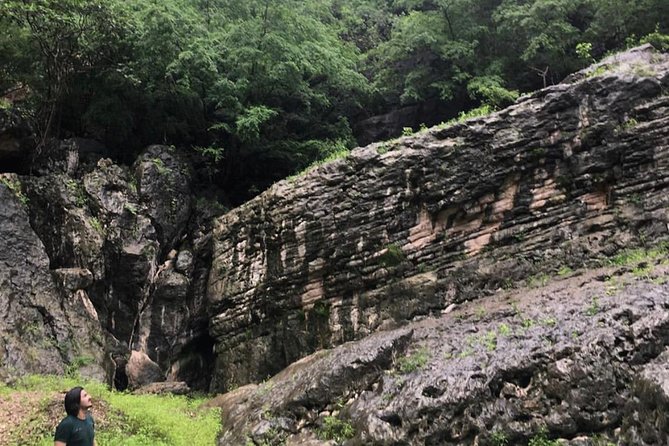 Full Day Private Guided Hiking Tour of Salalah - Experienced Omani Guide