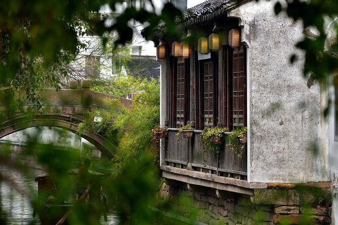 Full-Day Private Suzhou and Tongli Tour by Bullet Train