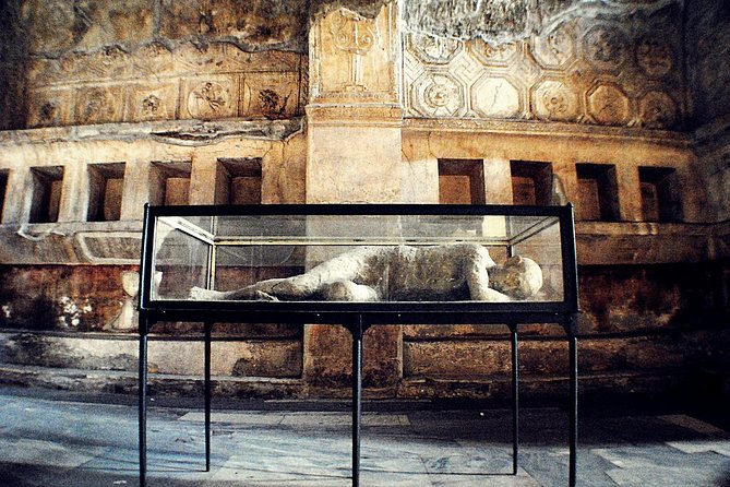 Full-Day Private Tour of Pompeii Sorrento and Positano