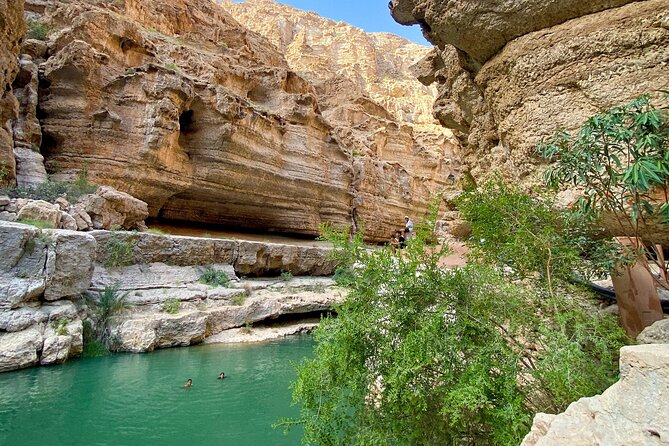 Full-Day Wadi Shab and Bimmah Sinkhole Tour