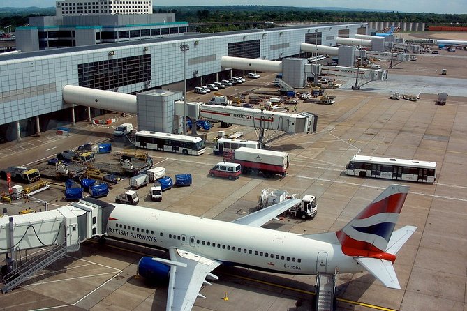 Gatwick Airport Private Transfers To/From London (Postcode WC1 to Wc2) - Booking Information