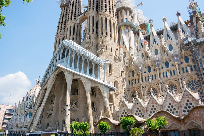 Gaudi and Modernism - Private Virtual Live Experience - Gaudis Influence on Modernism
