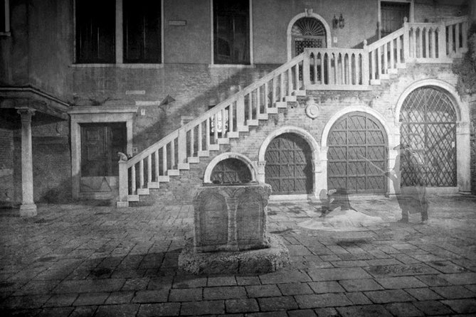 Ghosts Wandering in the Dusk (Free Tour to Murano Included) – PRIVATE