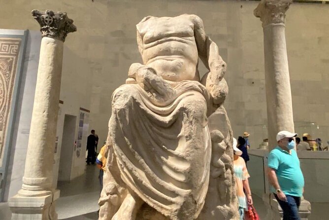 Giza Pyramids & the National Museum of Egyptian Civilization Tour - Giza Pyramids Exploration