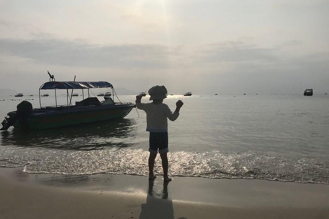 Guangzhou to Shaukeiwan 2-Day Charter Tour