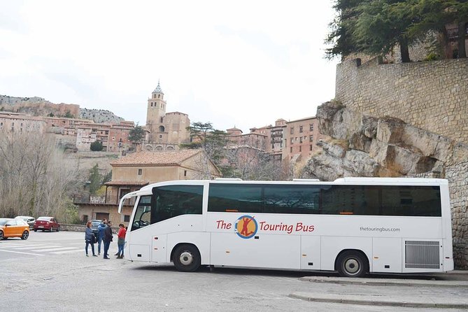 Guided Sightseeing Bus Transfer – Airport / Valencia – From 9 to 15 People