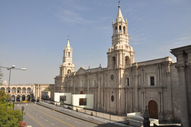 Half-Day Arequipa City Tour and Santa Catalina Monastery - Overview of Arequipa City Tour