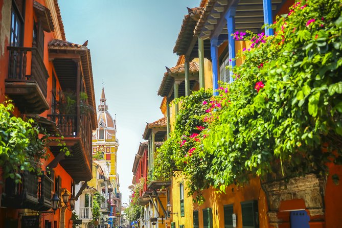 Half Day City Tour of Cartagena With Graffiti Tour