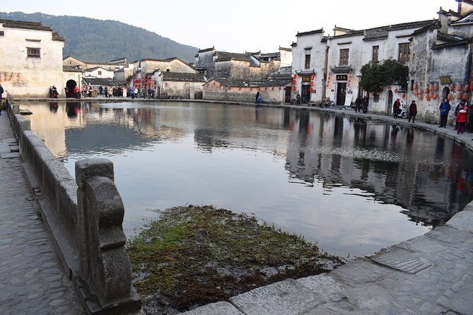 Half Day Huangshan to Hongcun Village Group Tour-No Shopping