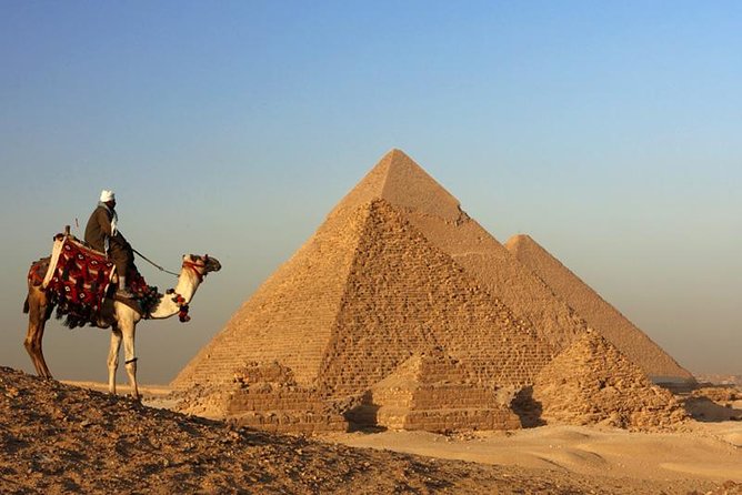 Half Day Tour to Pyramids and Sphinx Including Breakfast