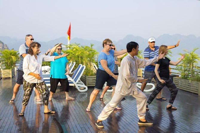 Halong Bay 3D/2N at BEST CRUISES: Meals, Kayak, Cave, Island - CHEAPEST PRICES - Meeting and Pickup Points