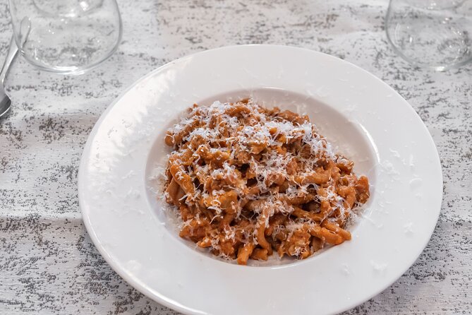 Hand-Made Pasta Cooking Class in Milan