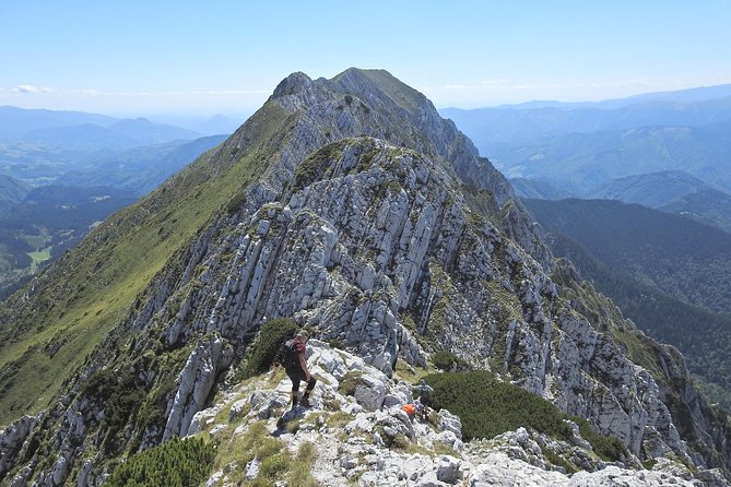 Hike the Highest Peak in Piatra Craiului Mountains (2238 M) - Location and Peak Details