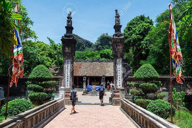 Hoa Lu & Tam Coc & Mua Cave Tour (Limousine Bus, Small Boat Boarding Fee, Lunch Included) - Inclusions and Exclusions