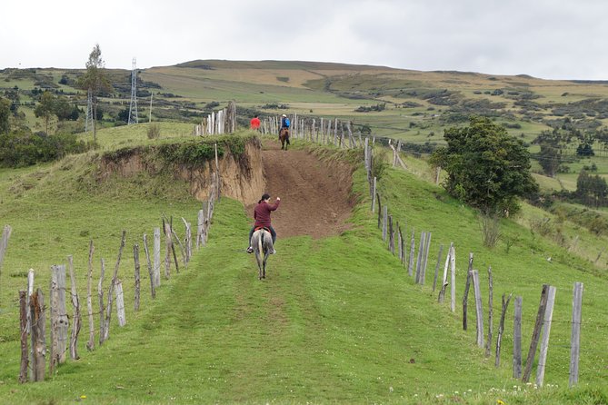 Horseback Riding & Rosefarm From Quito 2 Days / 1 Night (Private Trip) - Overview of the Trip