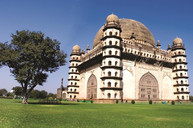 Hyderabad to Bijapur: Architectural Delights Tour - Charminar: Iconic Landmark
