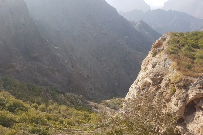 Jabal Akhdar Hike, Nizwa Fort, Souq - Private Tour Full Day 4WD - Tour Details